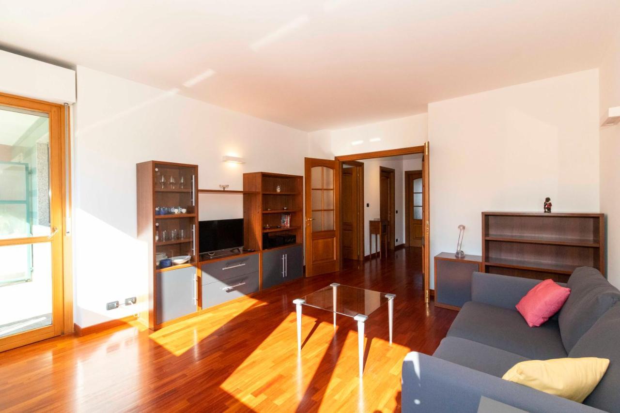 Cozy&Spacious Apt 2 Min Walk From The Tram Stop! Lägenhet Turin Exteriör bild