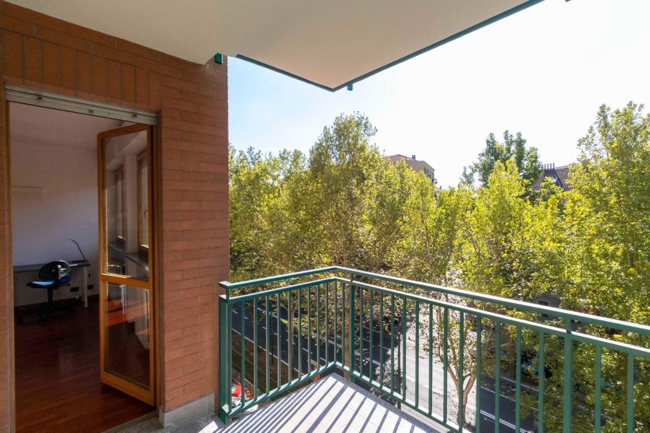Cozy&Spacious Apt 2 Min Walk From The Tram Stop! Lägenhet Turin Exteriör bild